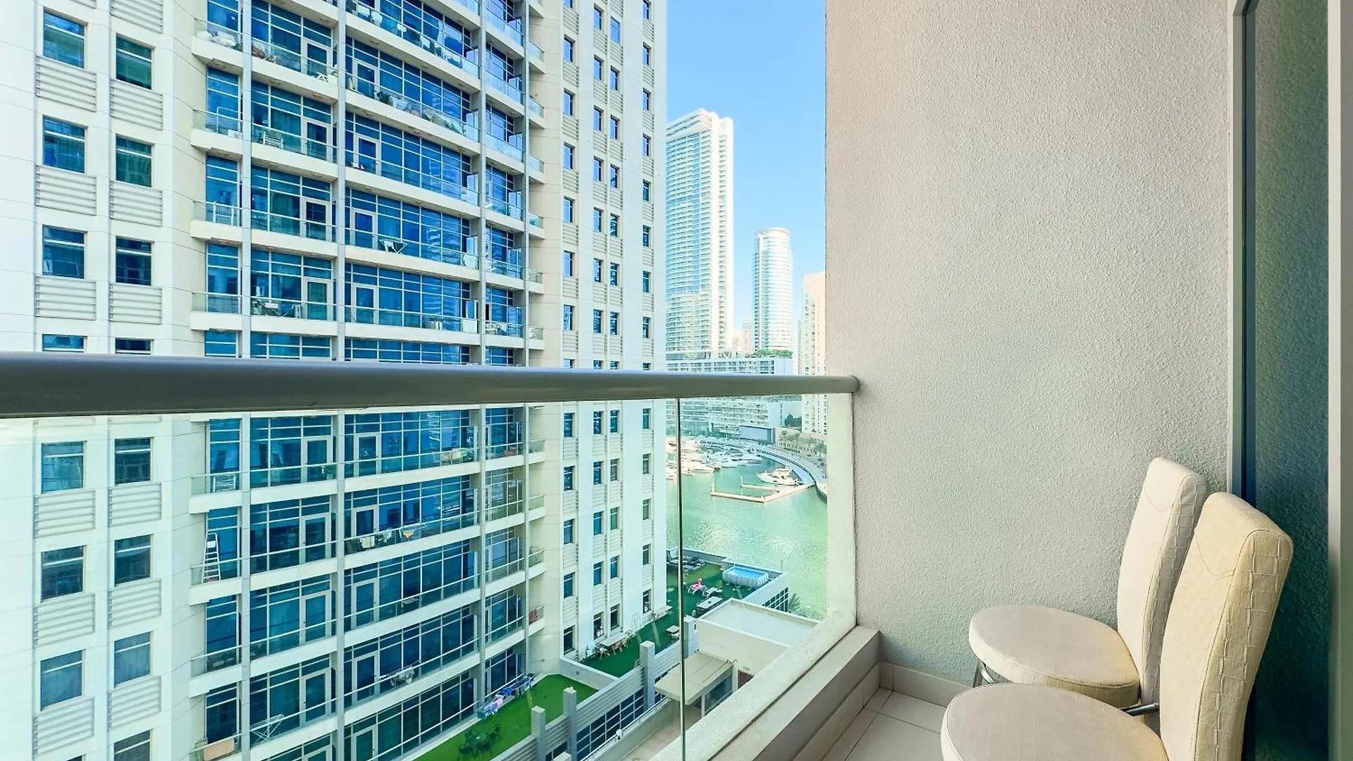 Walk To Beach & Marina Mall - Dubai Marina 2Bdr 0*,  United Arab Emirates
